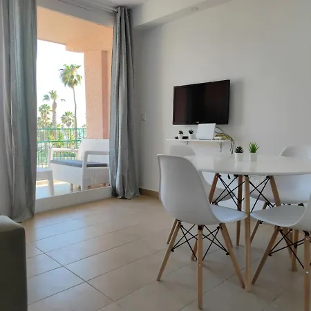 Апартаменты Acapulco Amazing Views. Pool. Free Wifi *