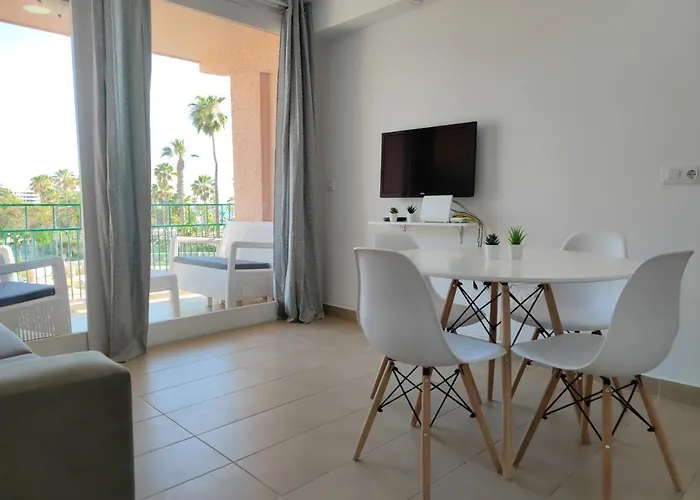 Апартаменты Acapulco Amazing Views. Pool. Free Wifi *